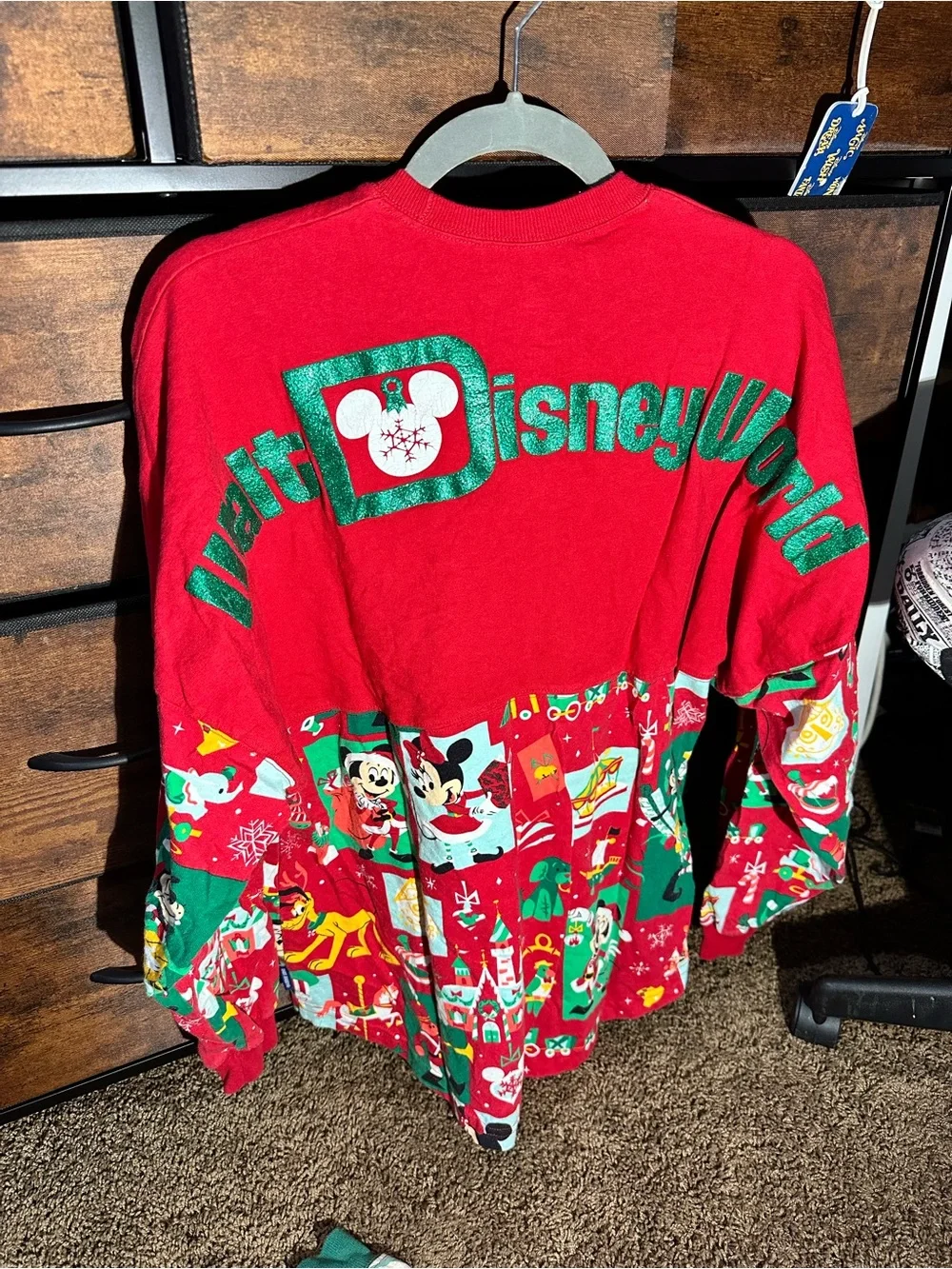 Men's Red Walt Disney World Crewneck Sweatshirt with Holiday Character Panel - Picture 1 of 2